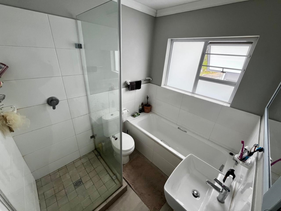 2 Bedroom Property for Sale in Nahoon Valley Park Eastern Cape